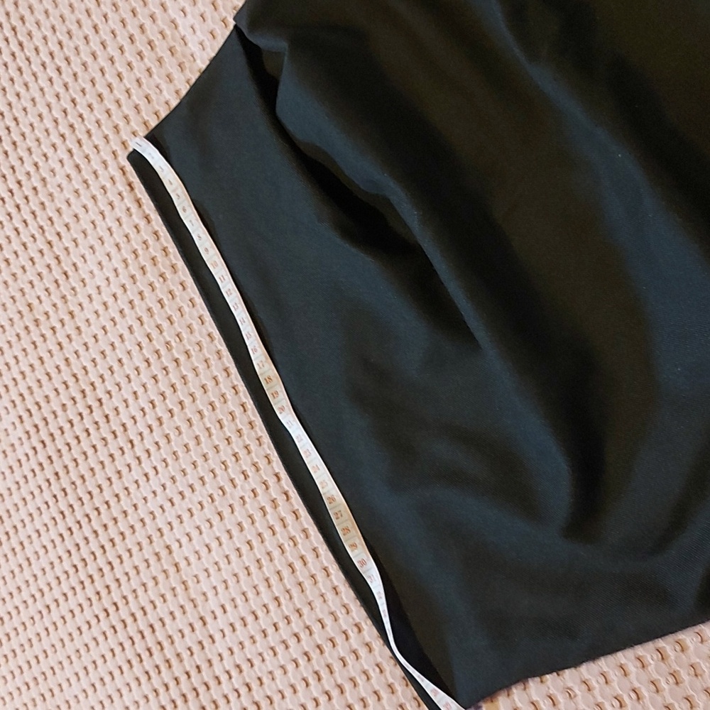 Woman's skirt - Picture 11 of 13